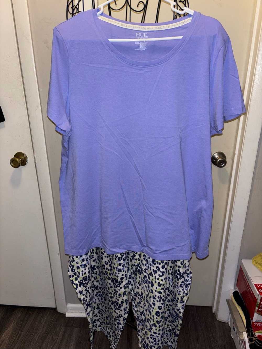 Hue women’s leopard print plus size 2X (NWOT)capri